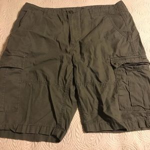 Old Navy men’s cargo shorts.